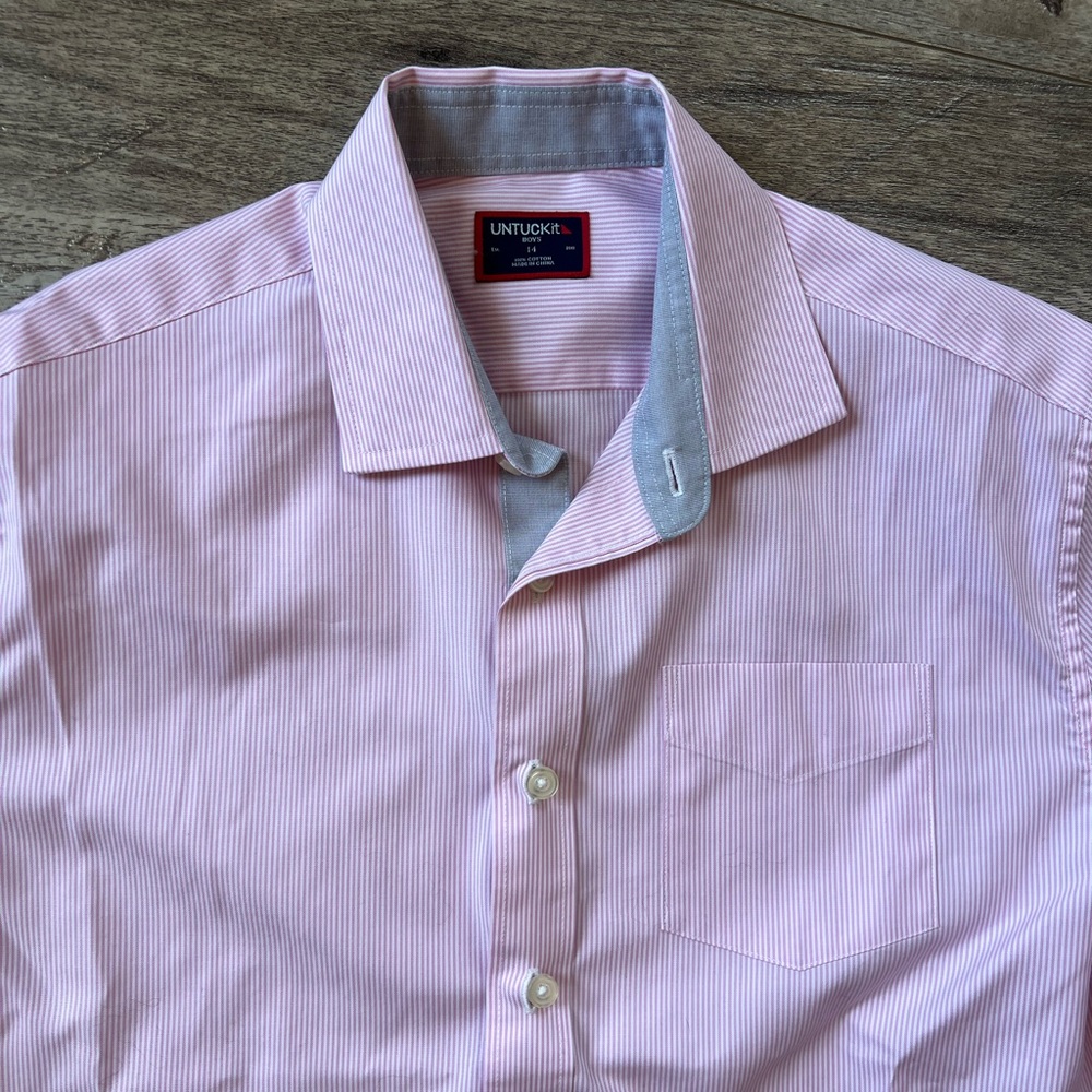 UNTUCKit Boys Size 14 Wrinkle Free Dress Shirt Pink and White Pinstripe